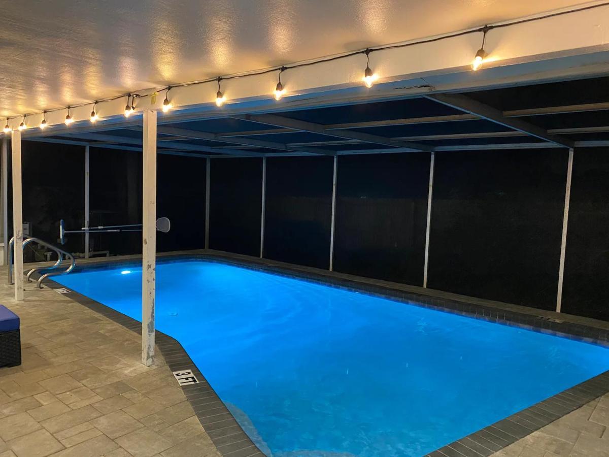 Spacious 5 Bedrooms 3 Bathrooms Family-Friendly Home With Heated Salt Pool Clearwater Extérieur photo