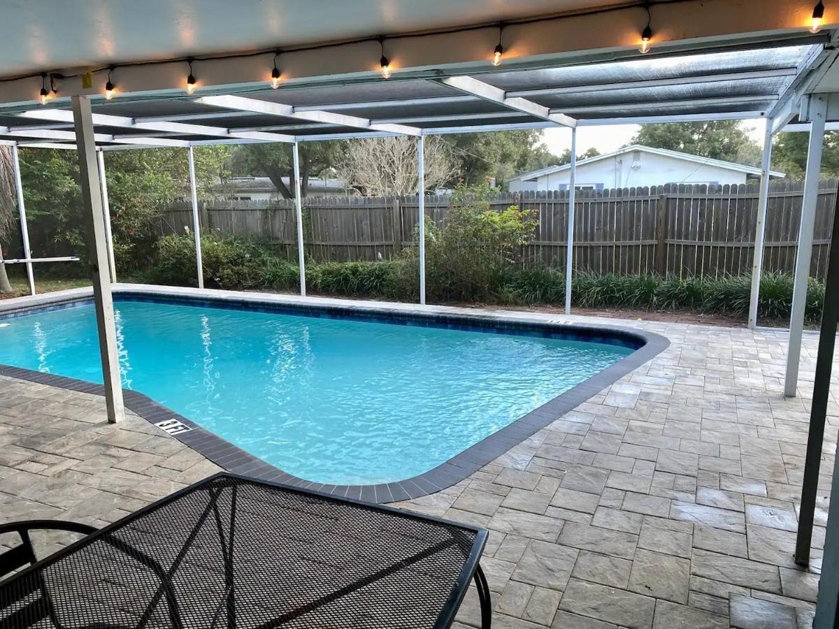 Spacious 5 Bedrooms 3 Bathrooms Family-Friendly Home With Heated Salt Pool Clearwater Extérieur photo
